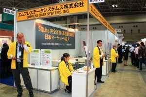 スマートフォン&モバイルEXPO初日の様子